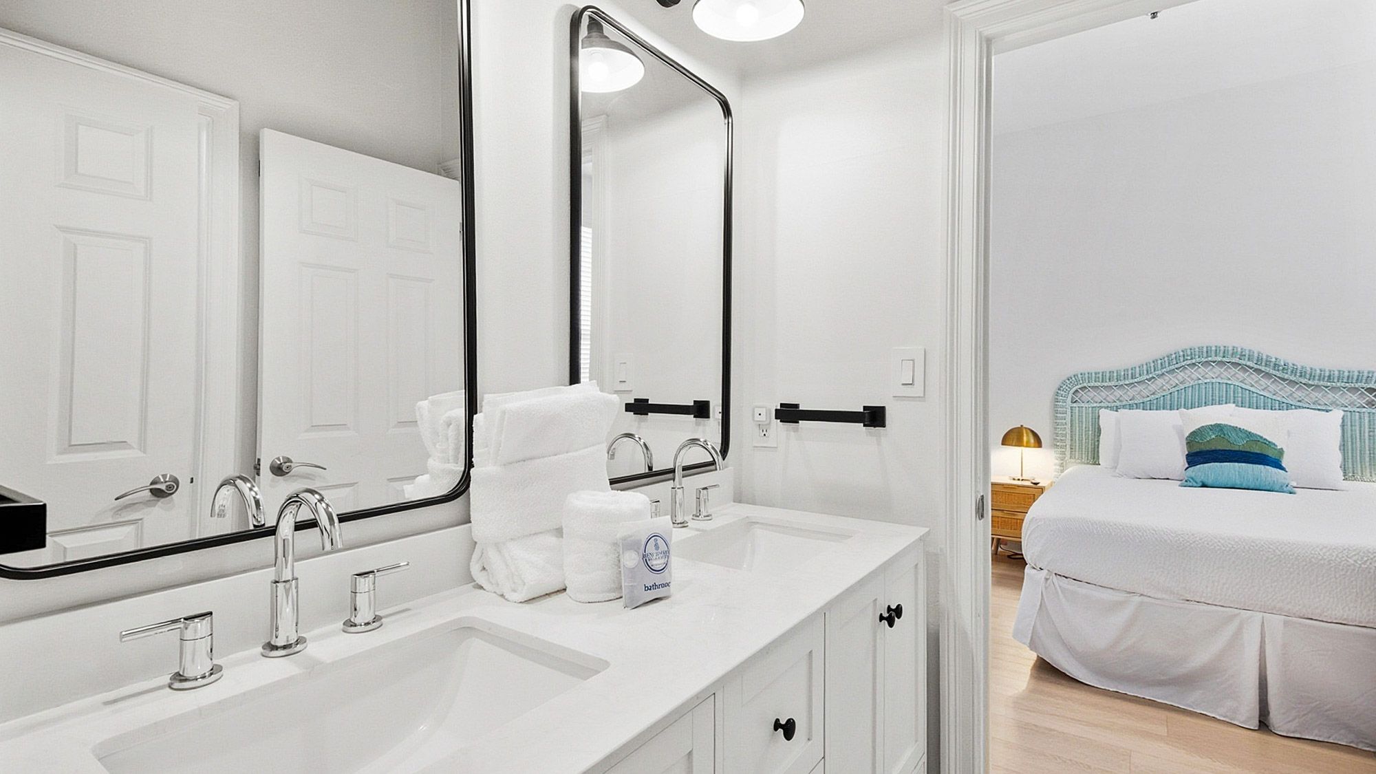 Camelot - Shared Bath