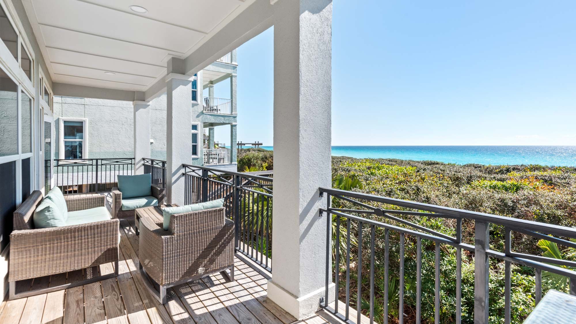 Camelot - Balcony with outdoor furniture and Gulf views