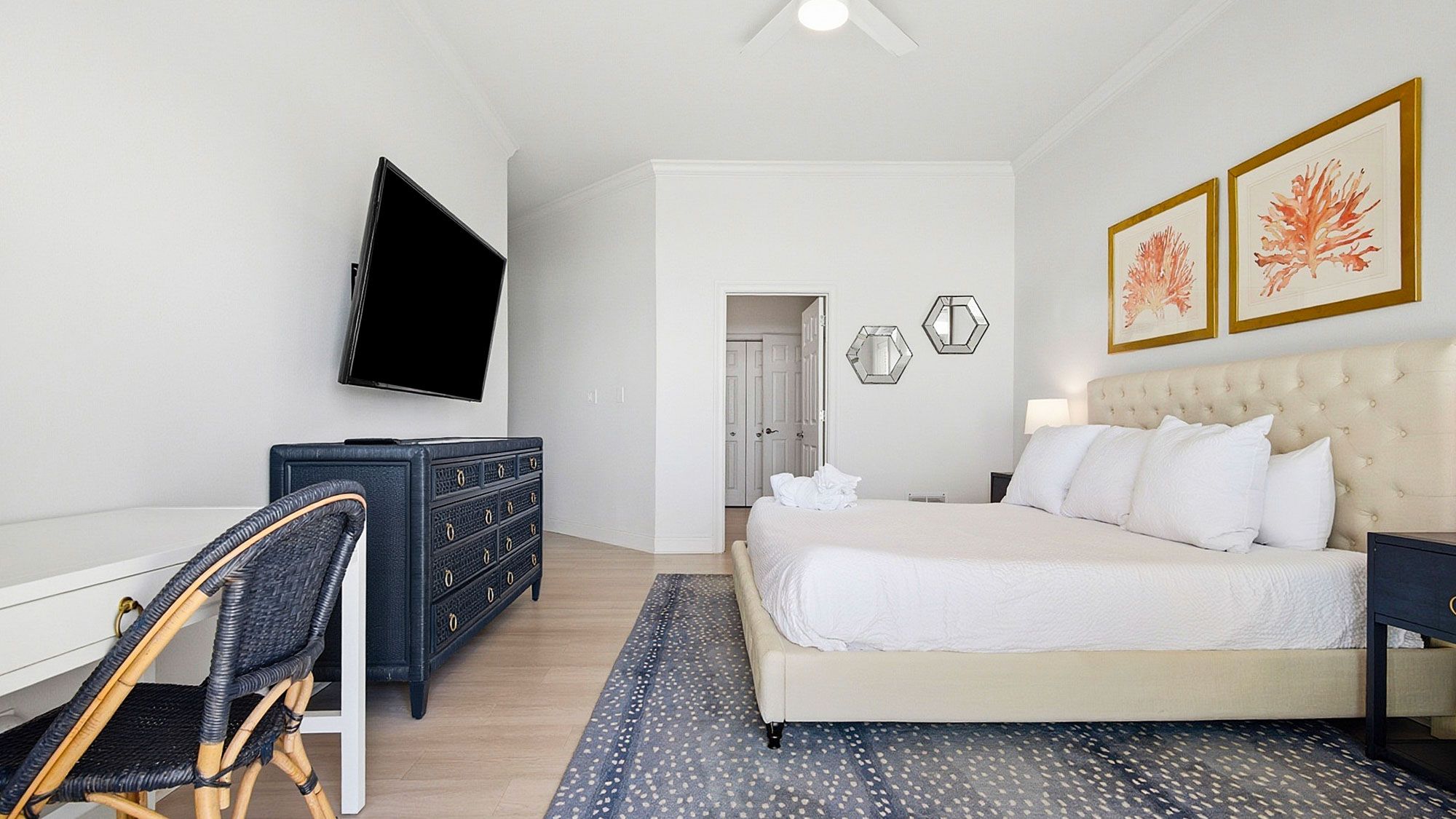 Camelot - Master King Suite 