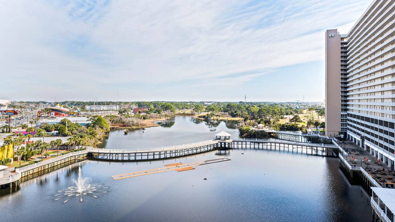 Laketown Wharf 731 Laketown Wharf 731