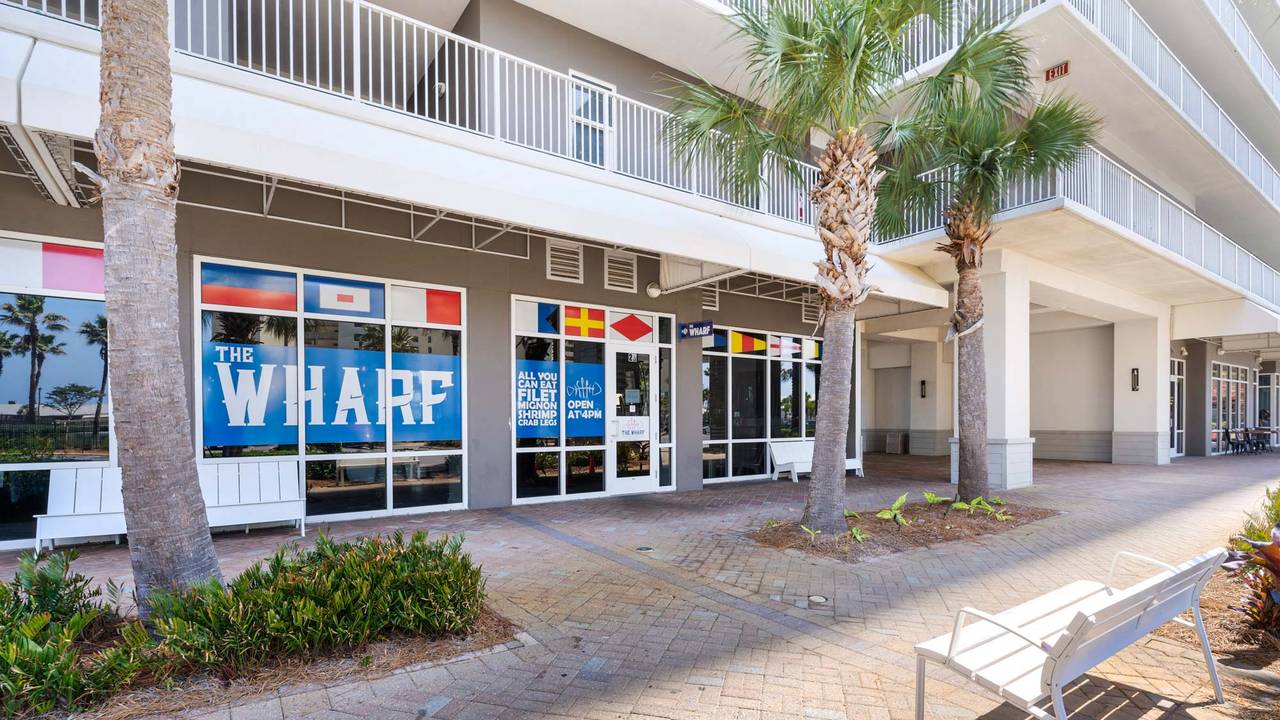 Laketown Wharf Grounds and Amenities Laketown Wharf Grounds and Amenities