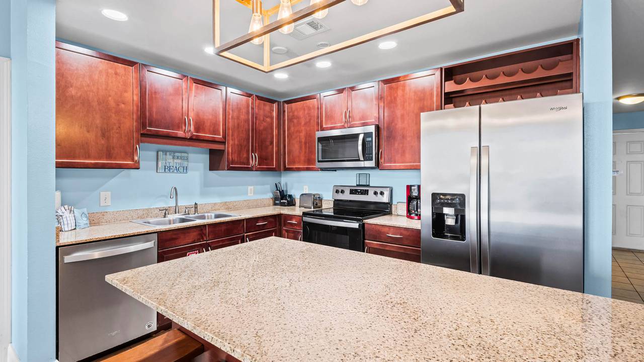 Laketown Wharf 731 Laketown Wharf 731