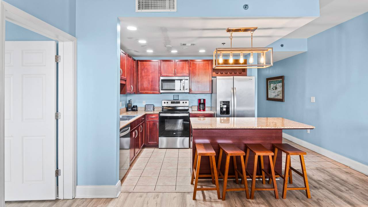 Laketown Wharf 731 Laketown Wharf 731