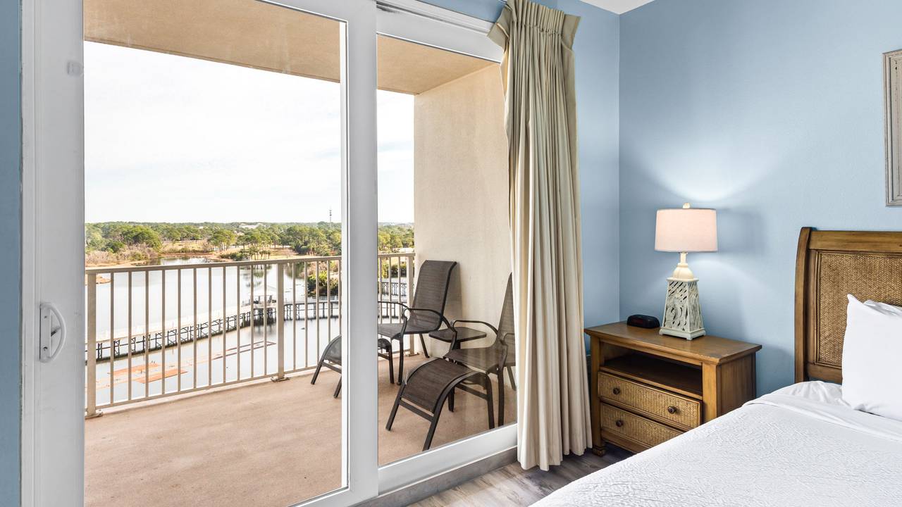 Laketown Wharf 731 Laketown Wharf 731