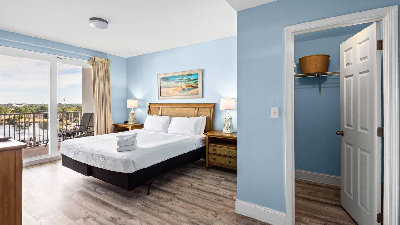 Laketown Wharf 731 Laketown Wharf 731