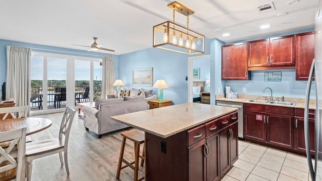 Laketown Wharf 731 Laketown Wharf 731