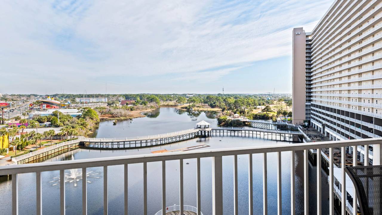 Laketown Wharf 731 Laketown Wharf 731