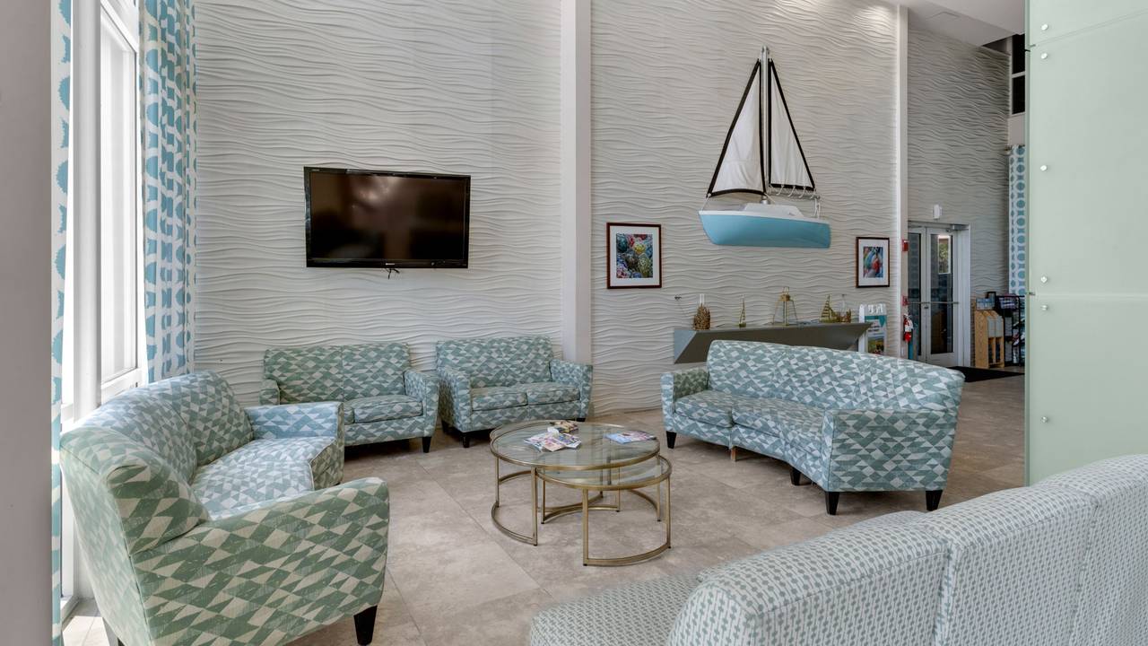 Laketown Wharf Grounds and Amenities Laketown Wharf Grounds and Amenities