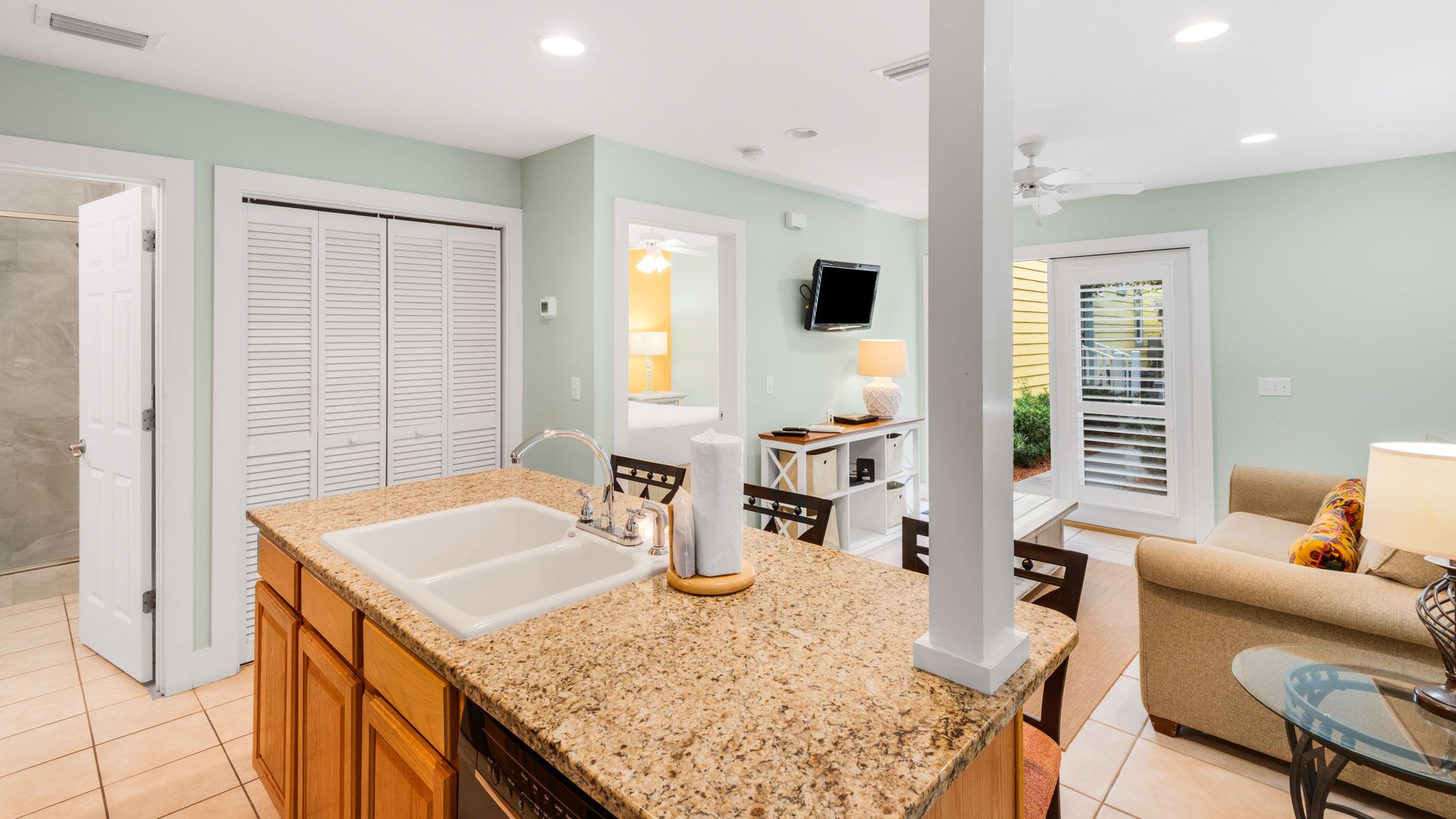 Carriage House - Kitchen area