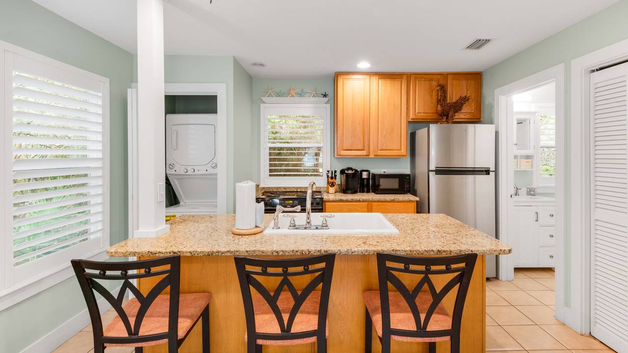 Carriage House - Kitchen Carriage House - Kitchen