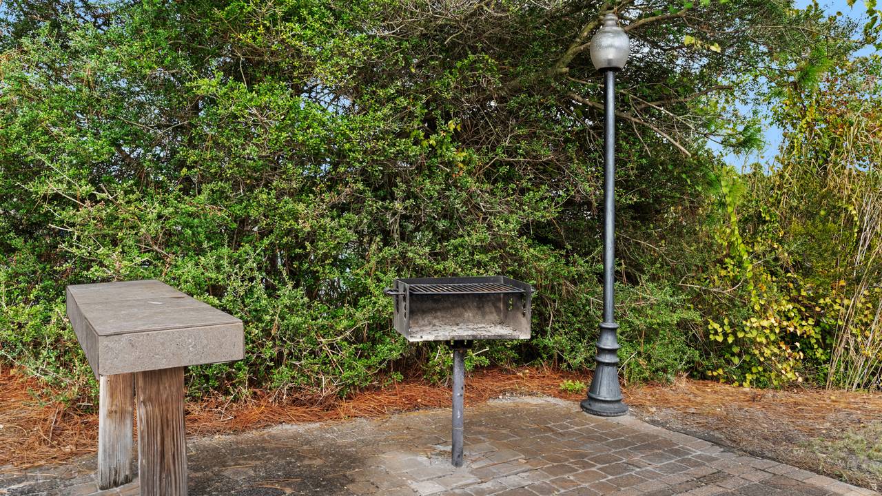 Beachside Grounds & Amenities Beachside Grounds & Amenities