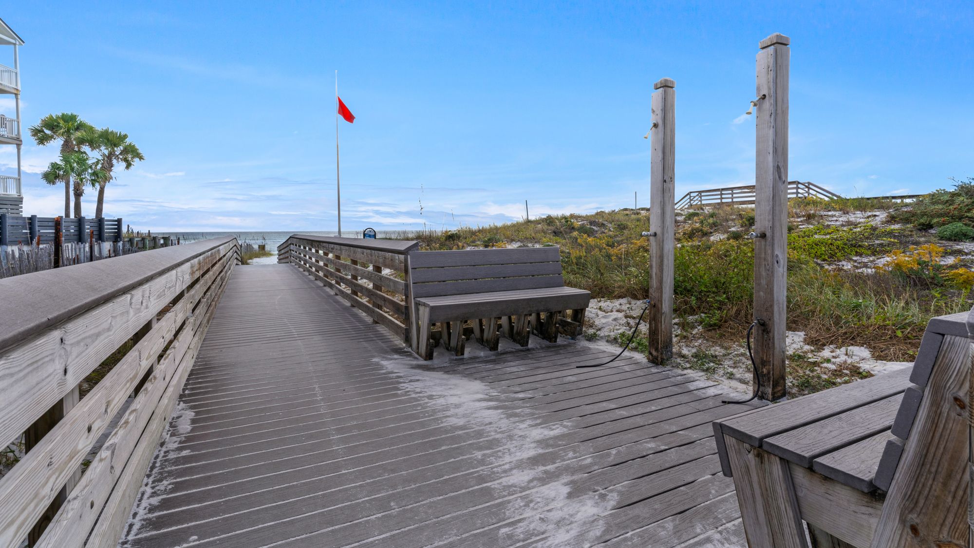 Beachside Grounds & Amenities