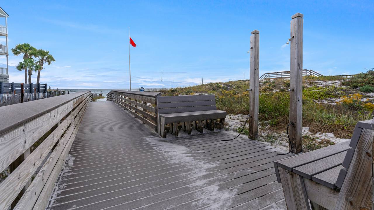 Beachside Grounds & Amenities Beachside Grounds & Amenities