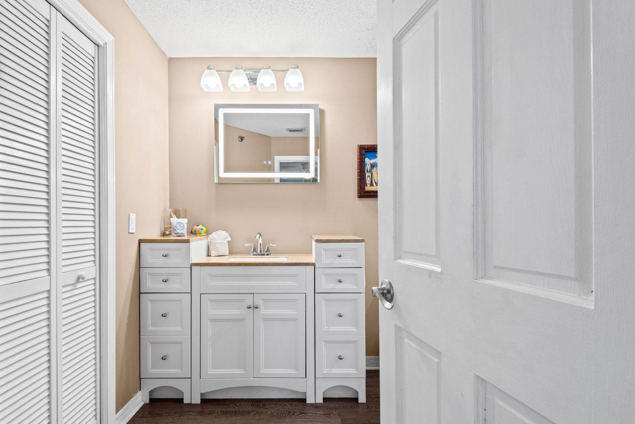 St Thomas Square 1210C