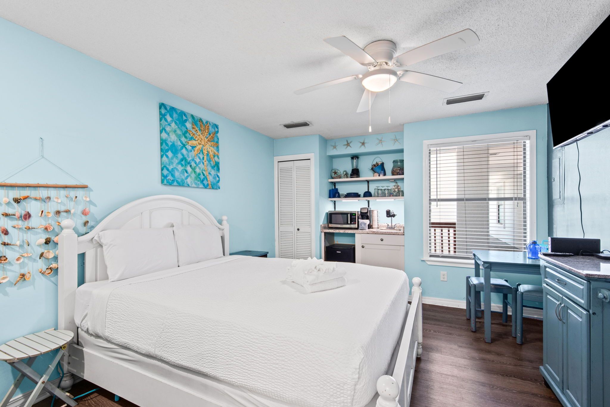 St Thomas Square 1210C