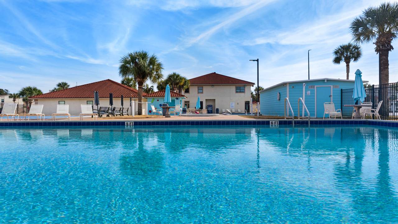 Horizon South Grounds & Amenities Horizon South Grounds & Amenities