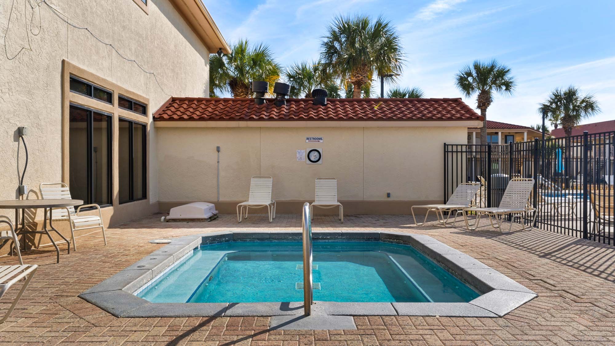 Horizon South Grounds & Amenities