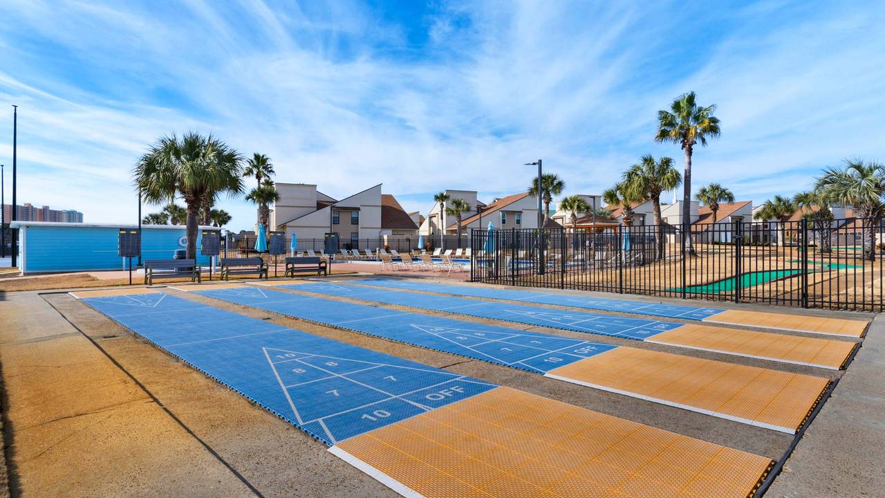 Horizon South Grounds & Amenities Horizon South Grounds & Amenities
