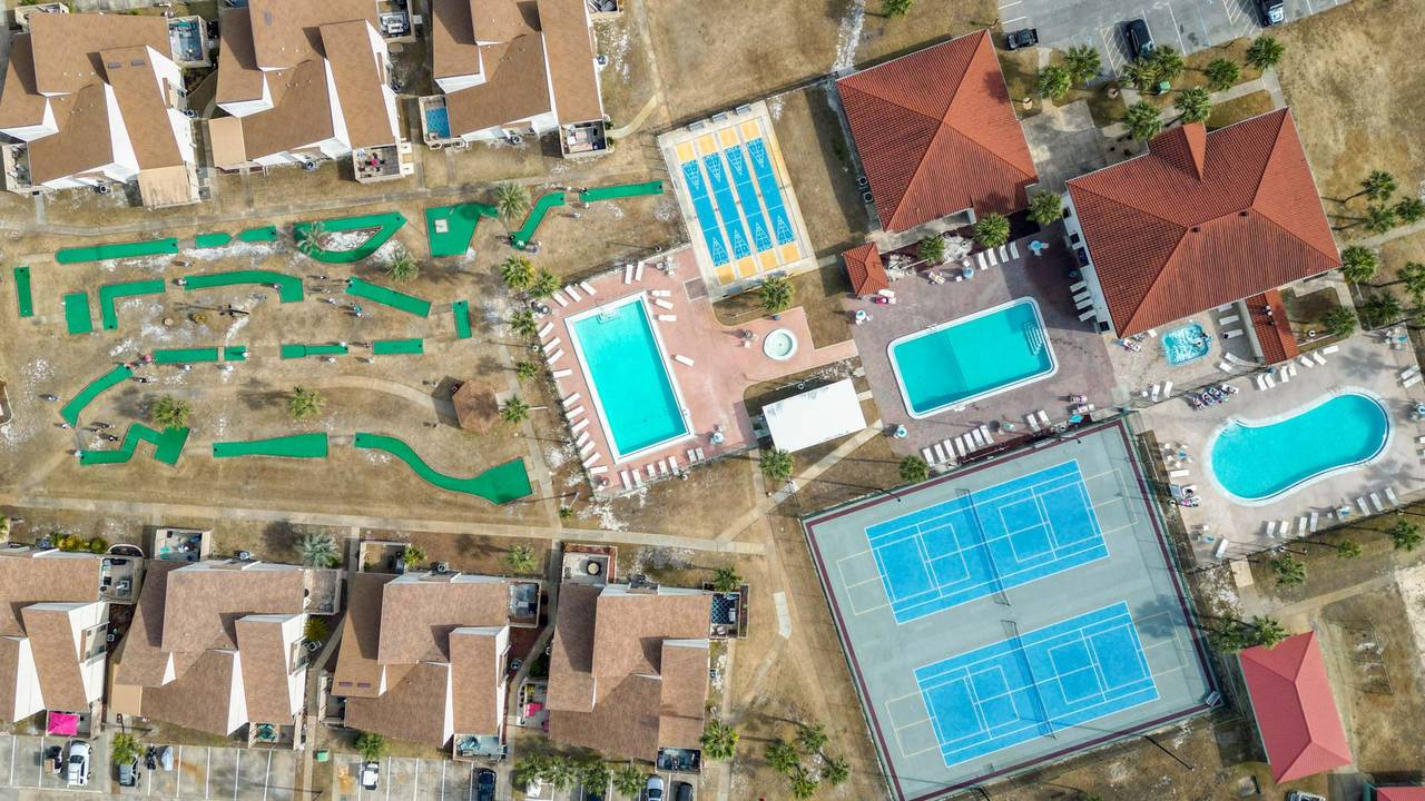 Horizon South Grounds & Amenities Horizon South Grounds & Amenities