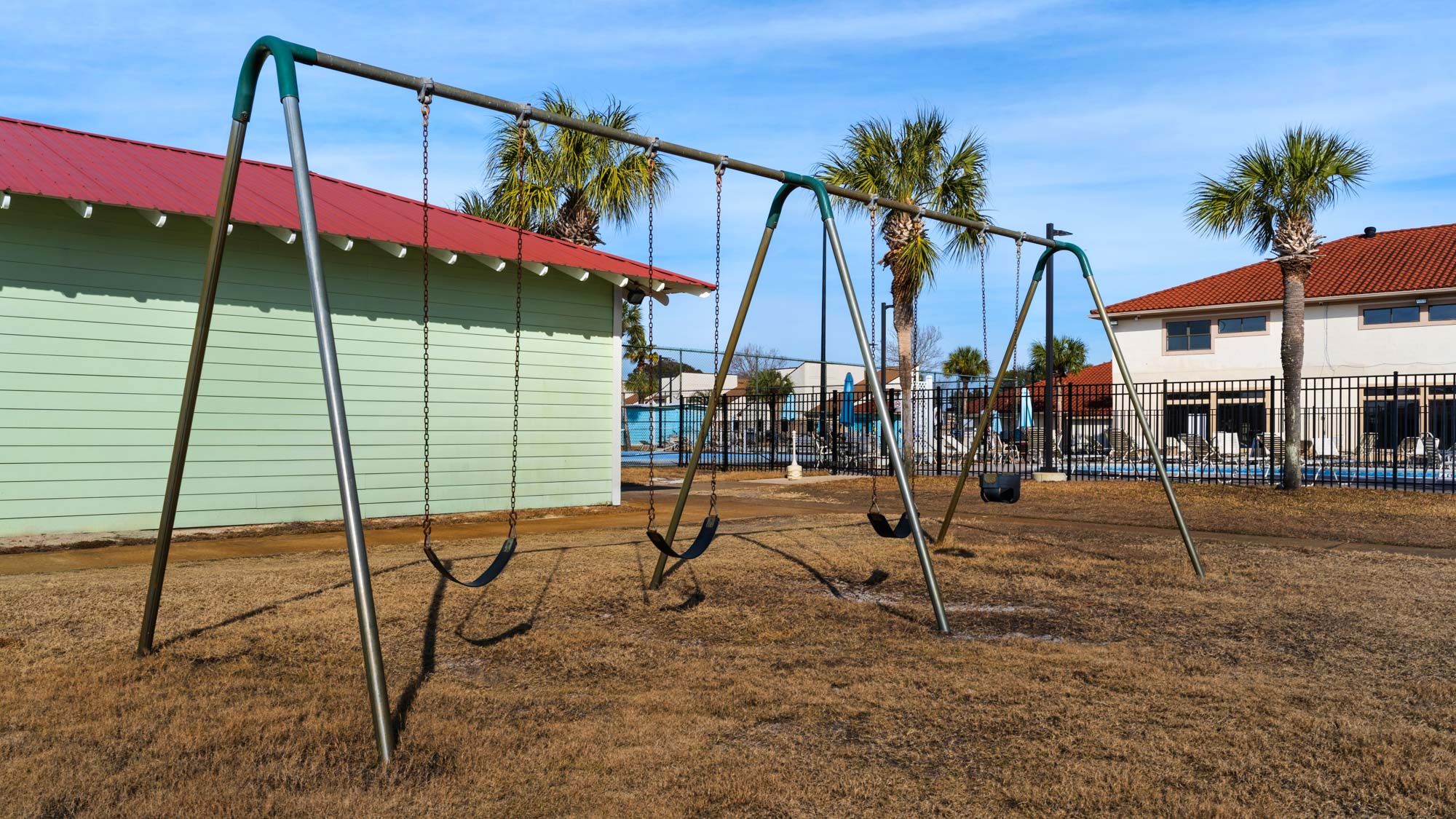 Horizon South Grounds & Amenities