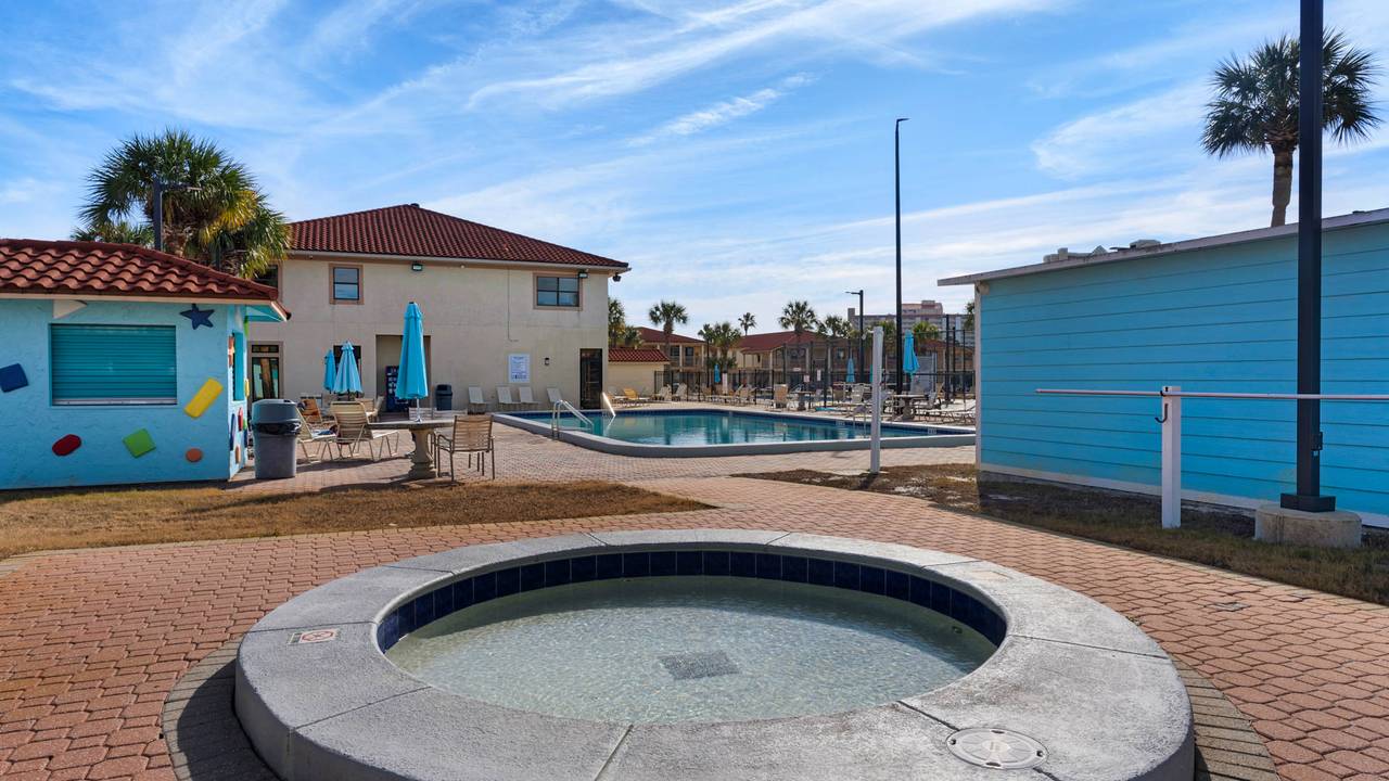 Horizon South Grounds & Amenities Horizon South Grounds & Amenities