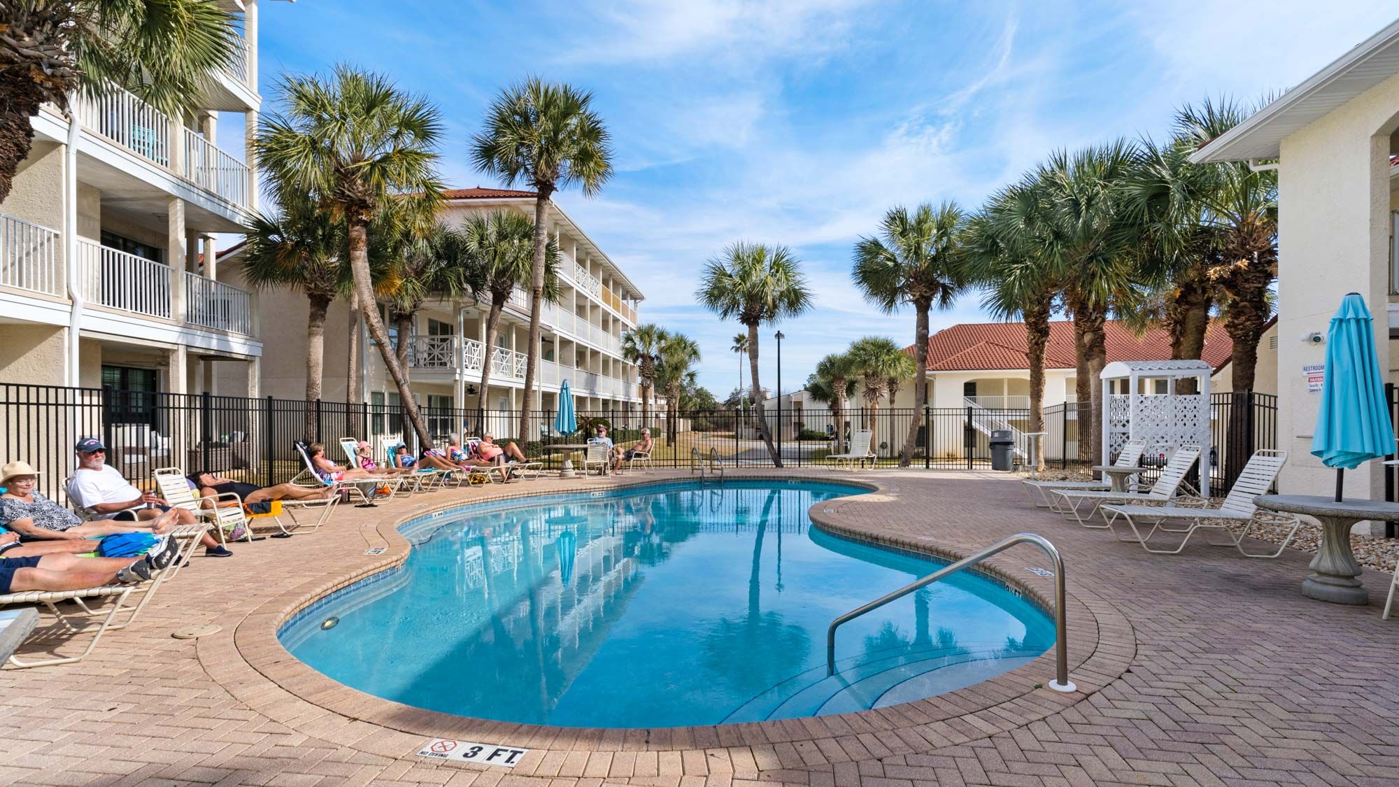 Horizon South Grounds & Amenities