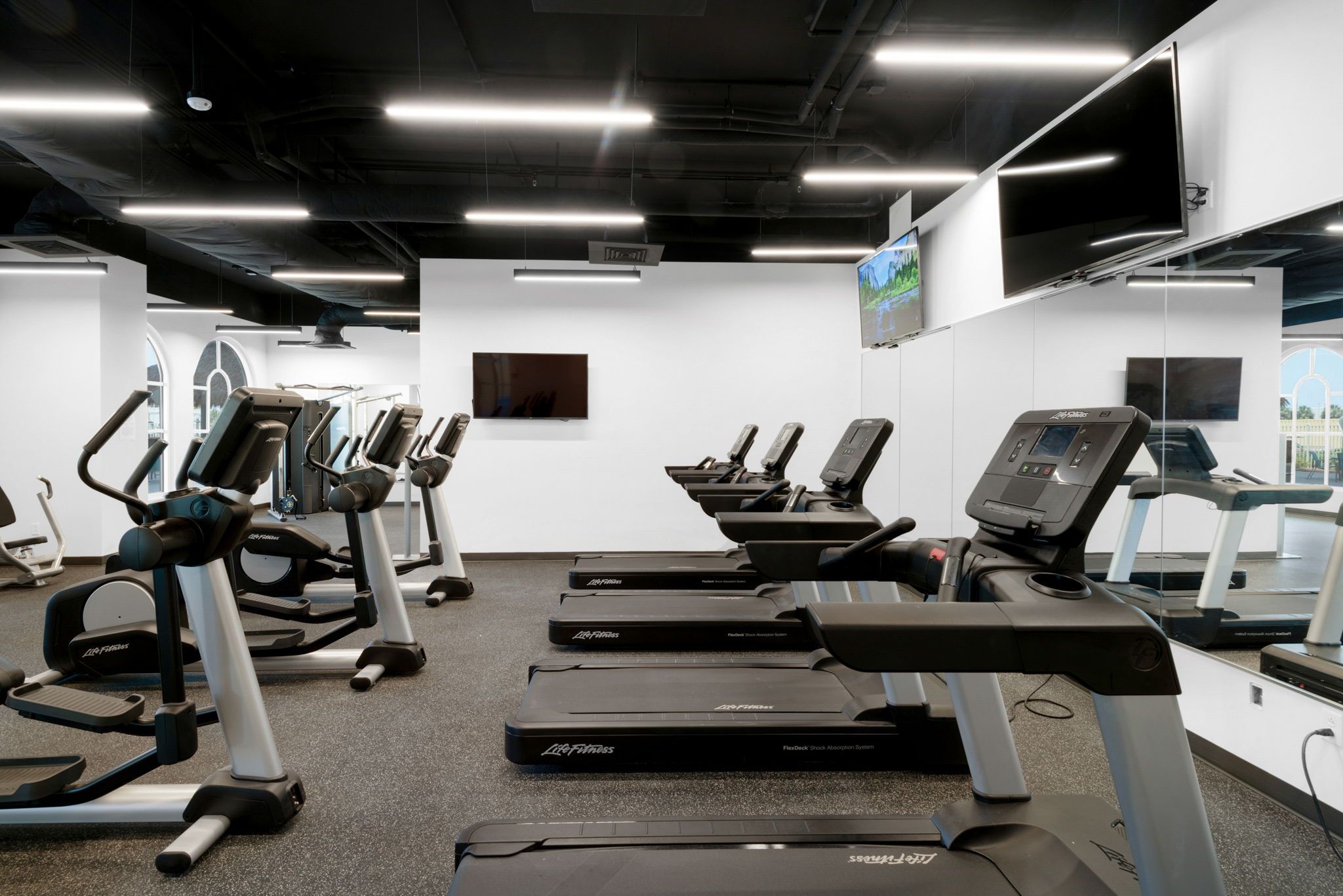 Calypso Tower 3 Grounds & Amenities