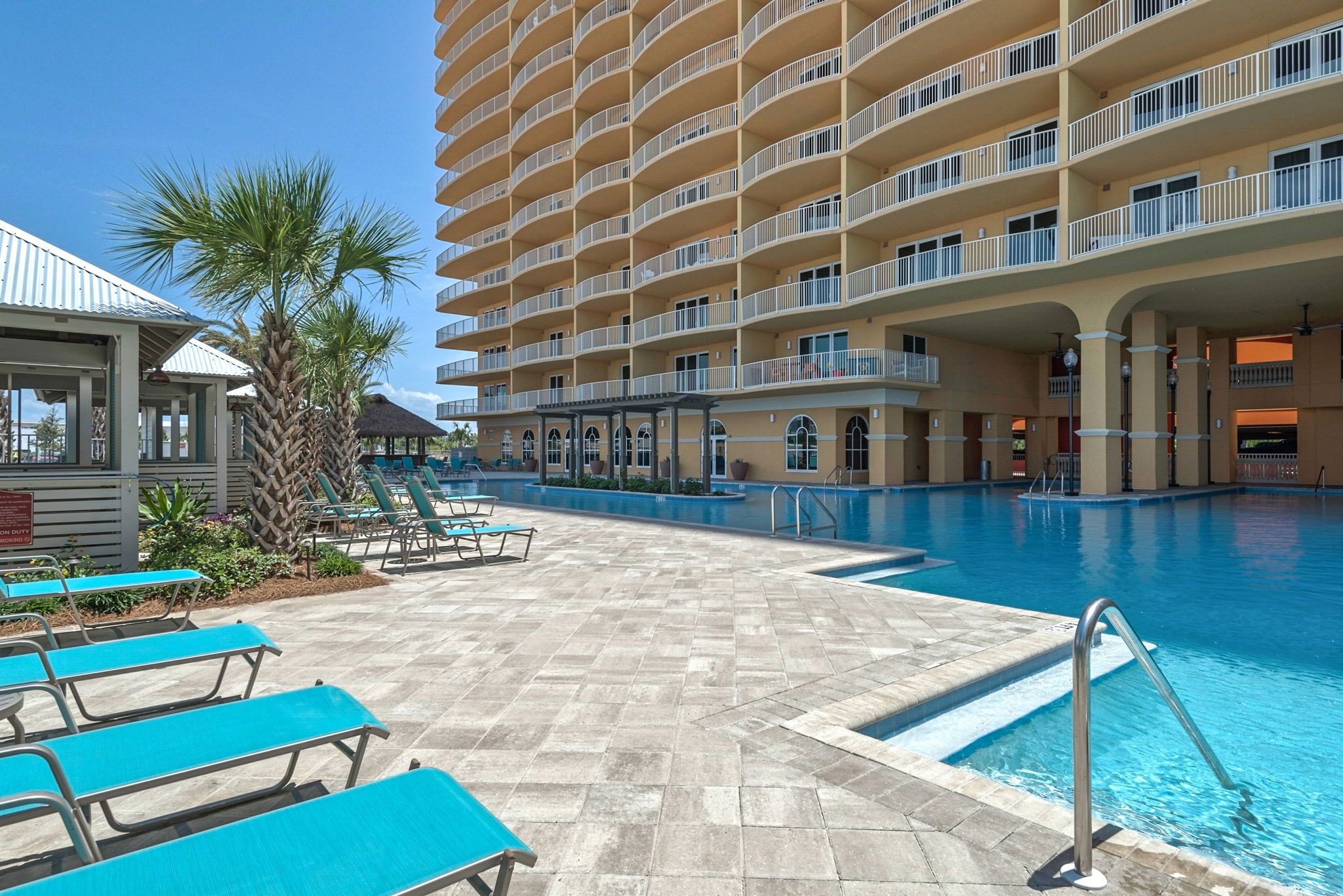 Calypso Tower 3 Grounds & Amenities