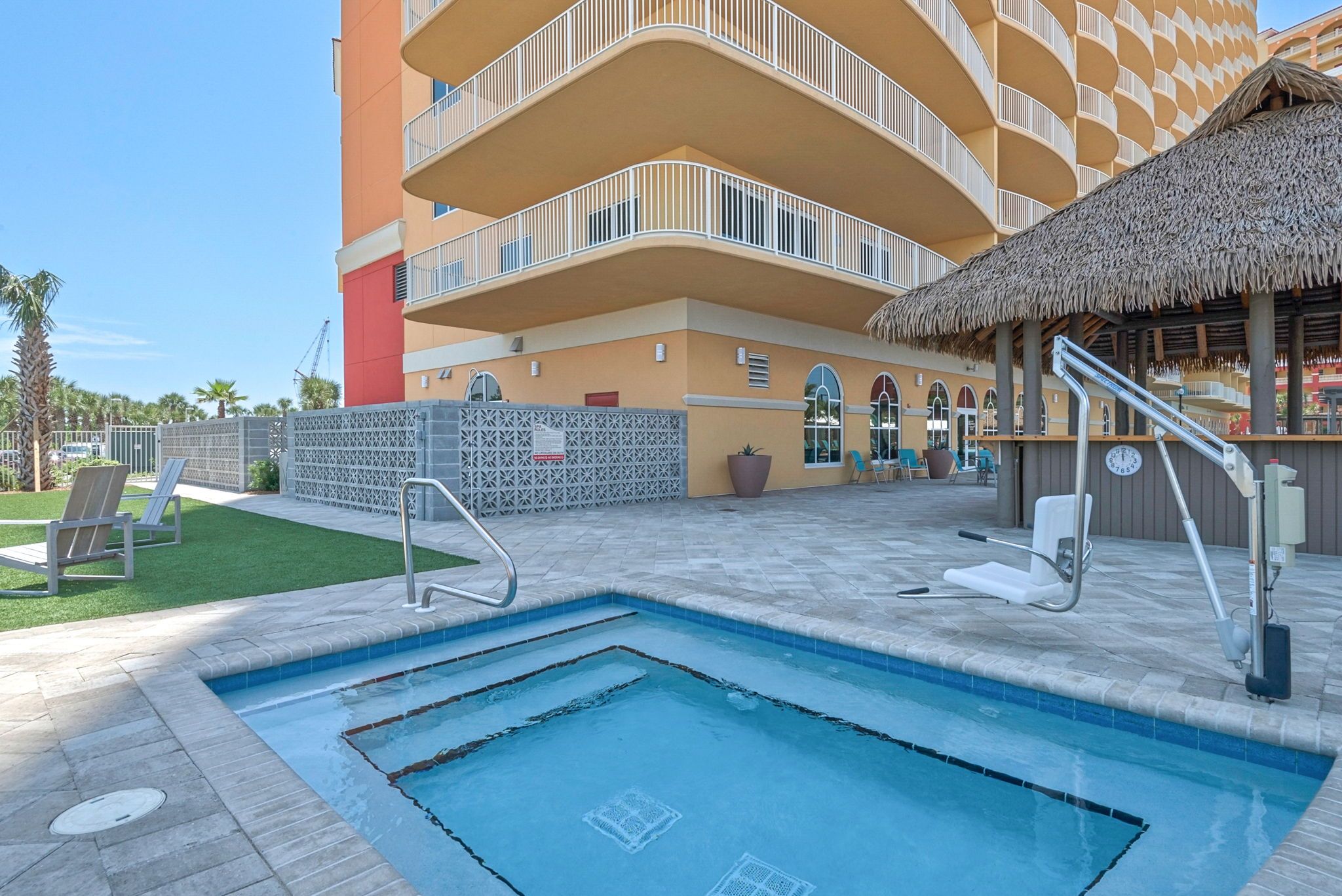 Calypso Tower 3 Grounds & Amenities