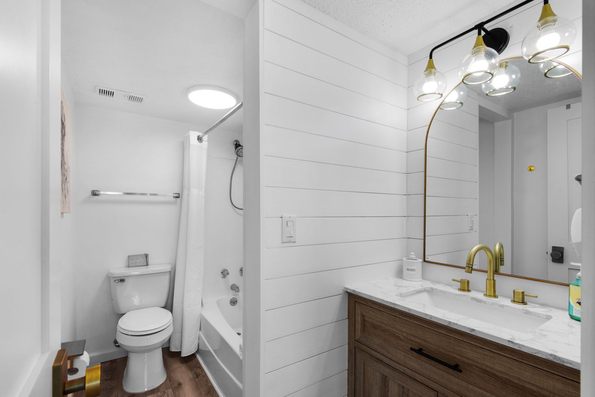 Pinnacle Port A140 Private bath