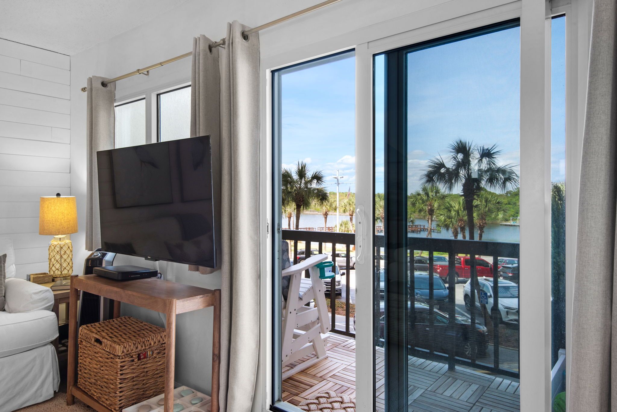 Pinnacle Port A140 Main floor balcony w lake views