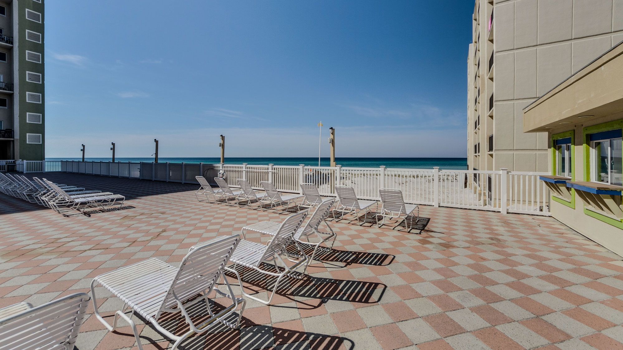 Pinnacle Port Grounds & Amenities
