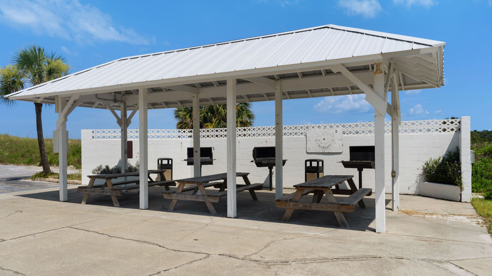 Pinnacle Port Grounds & Amenities