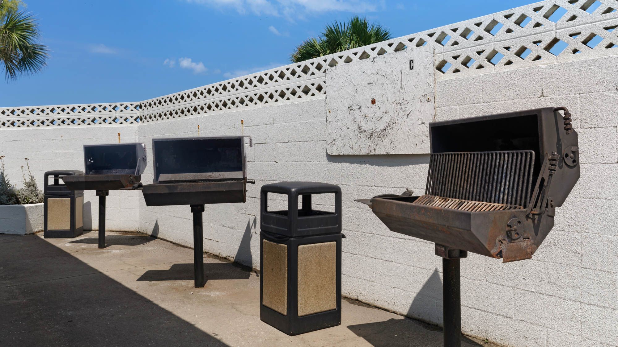 Pinnacle Port Grounds & Amenities