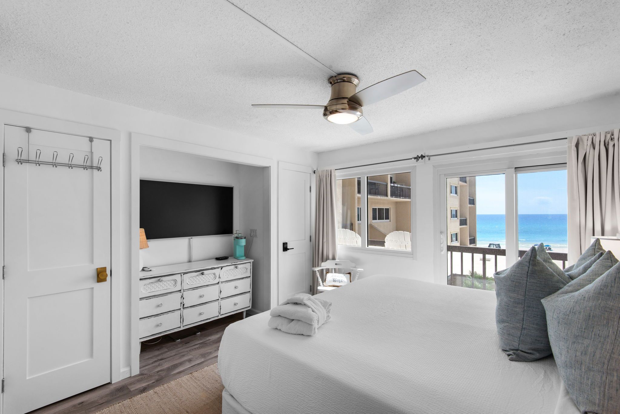 Pinnacle Port A140 Master bedroom w Gulf views