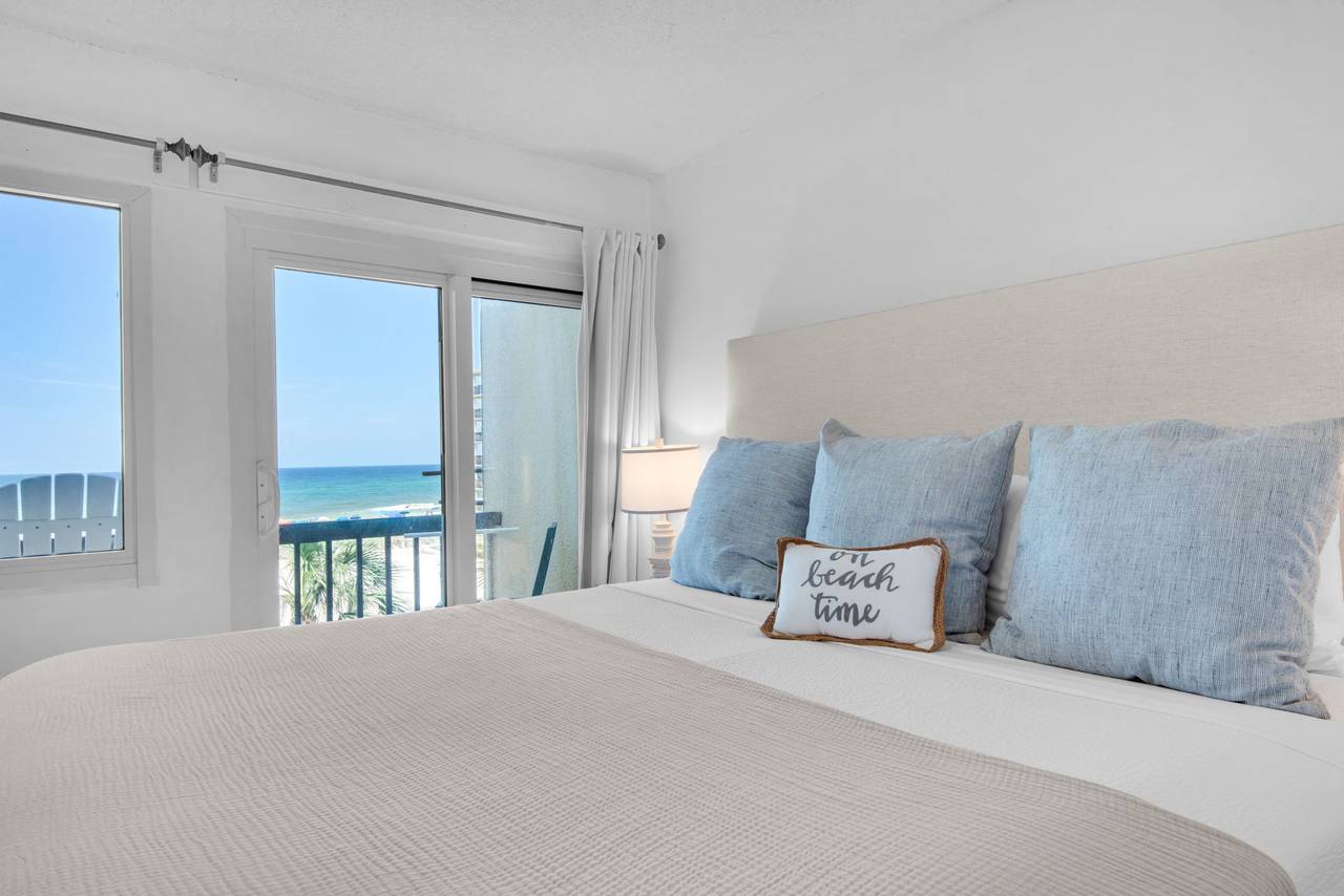 Pinnacle Port A140 Master bedroom w Gulf views Pinnacle Port A140 Master bedroom w Gulf views