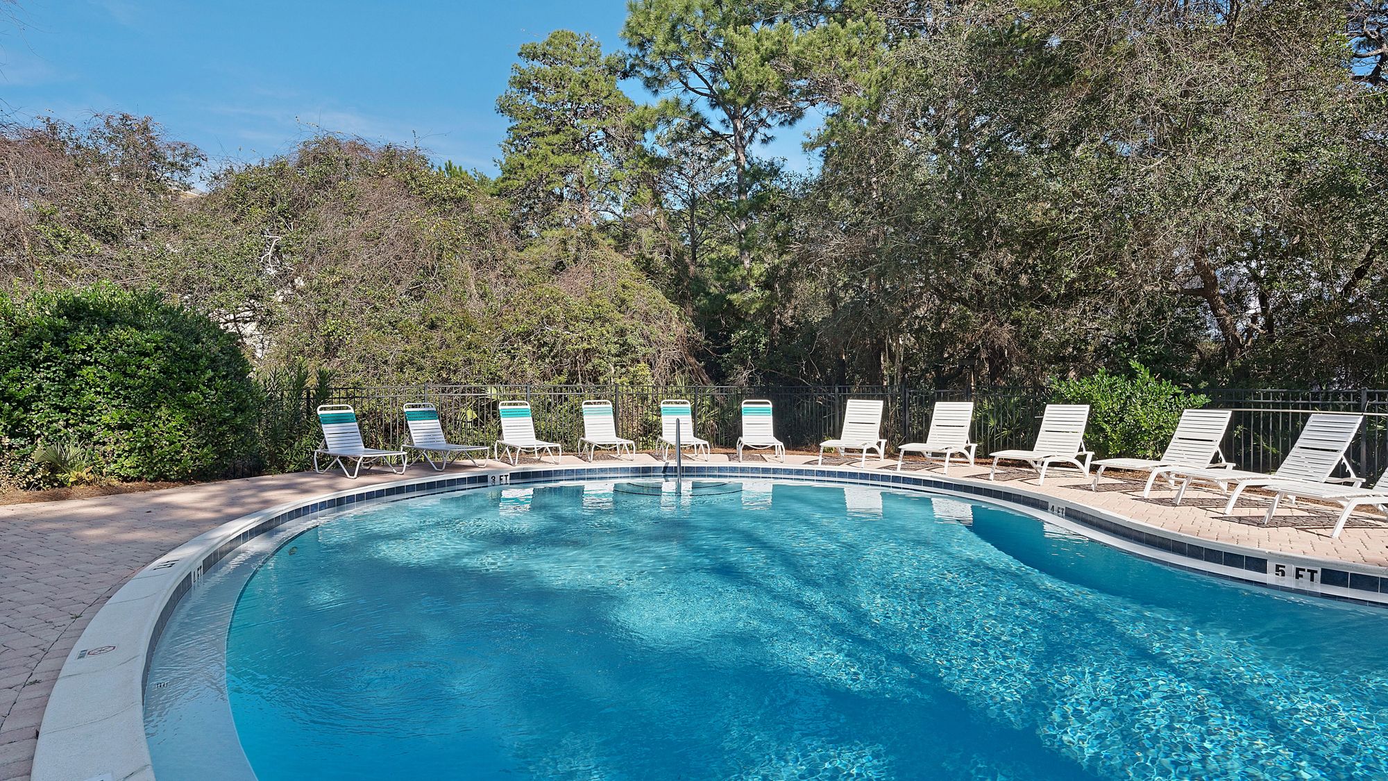 Cassine Gardens Grounds & Amenities