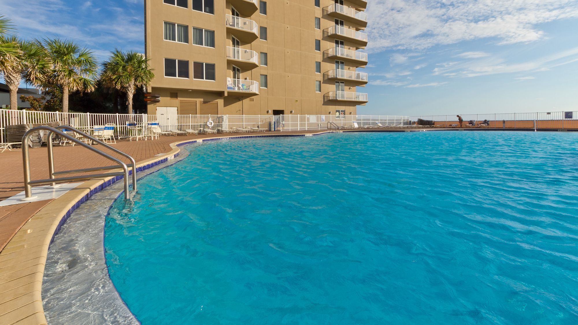 Tidewater Grounds & Amenities