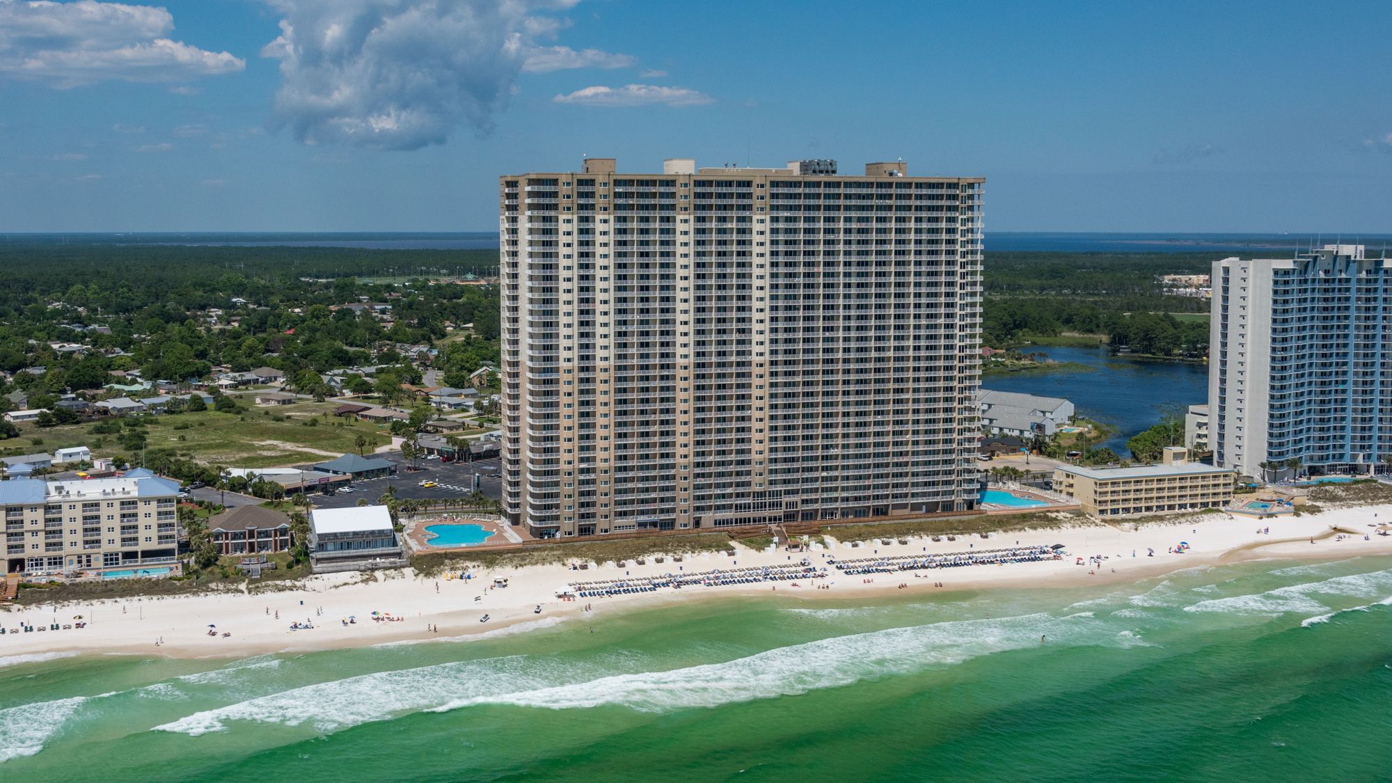 Tidewater Grounds & Amenities