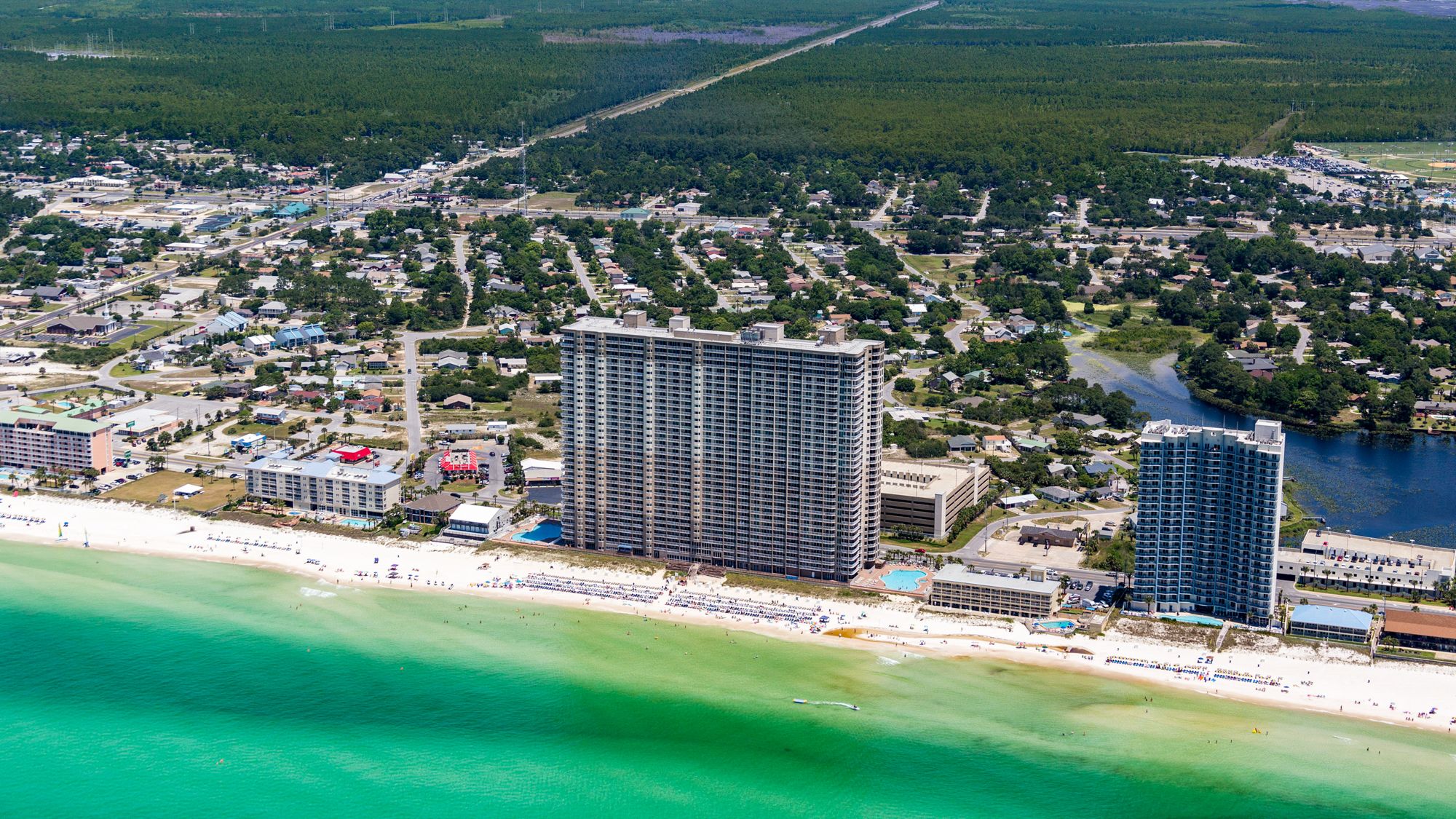 Tidewater Grounds & Amenities