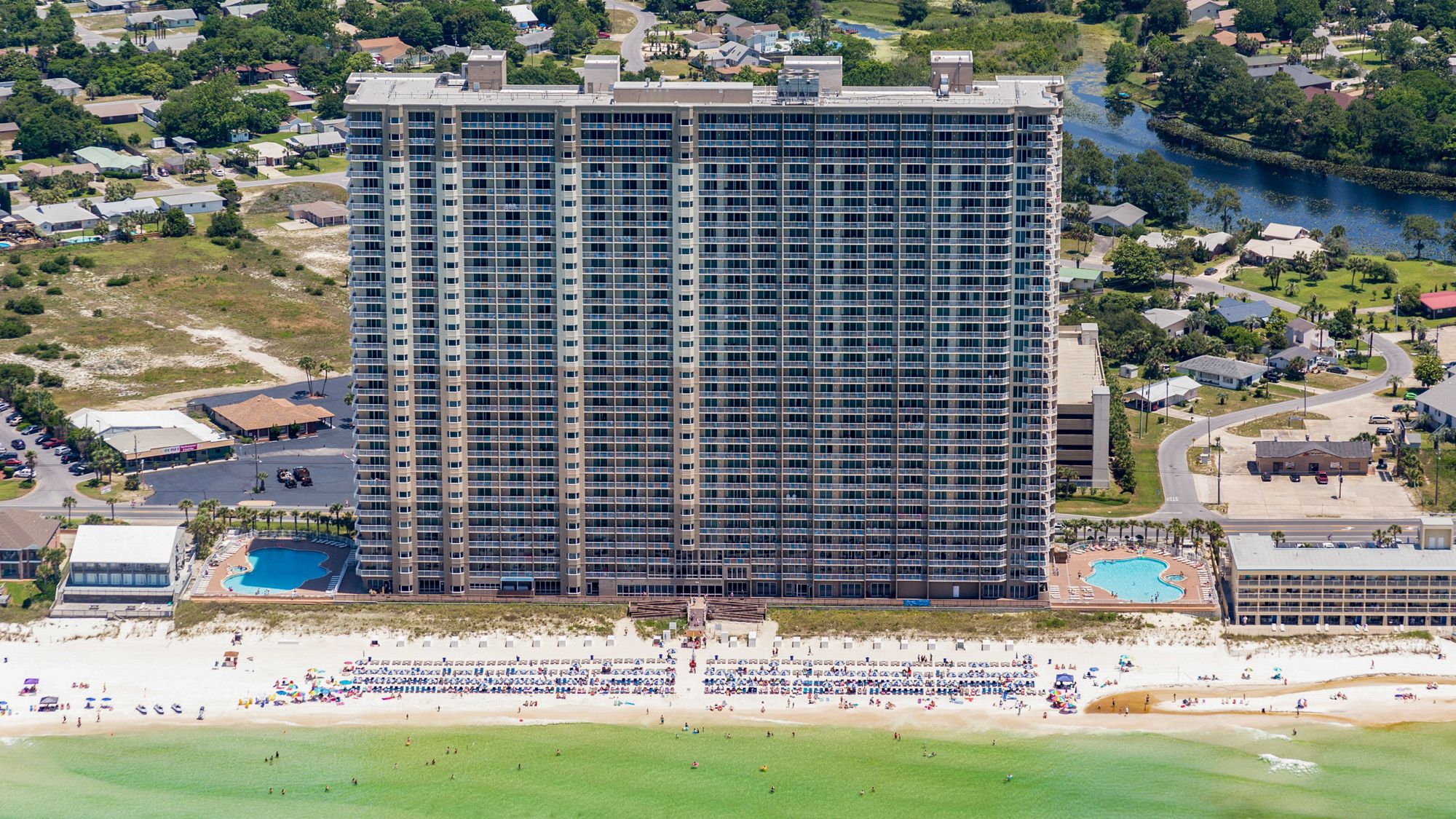 Tidewater Grounds & Amenities