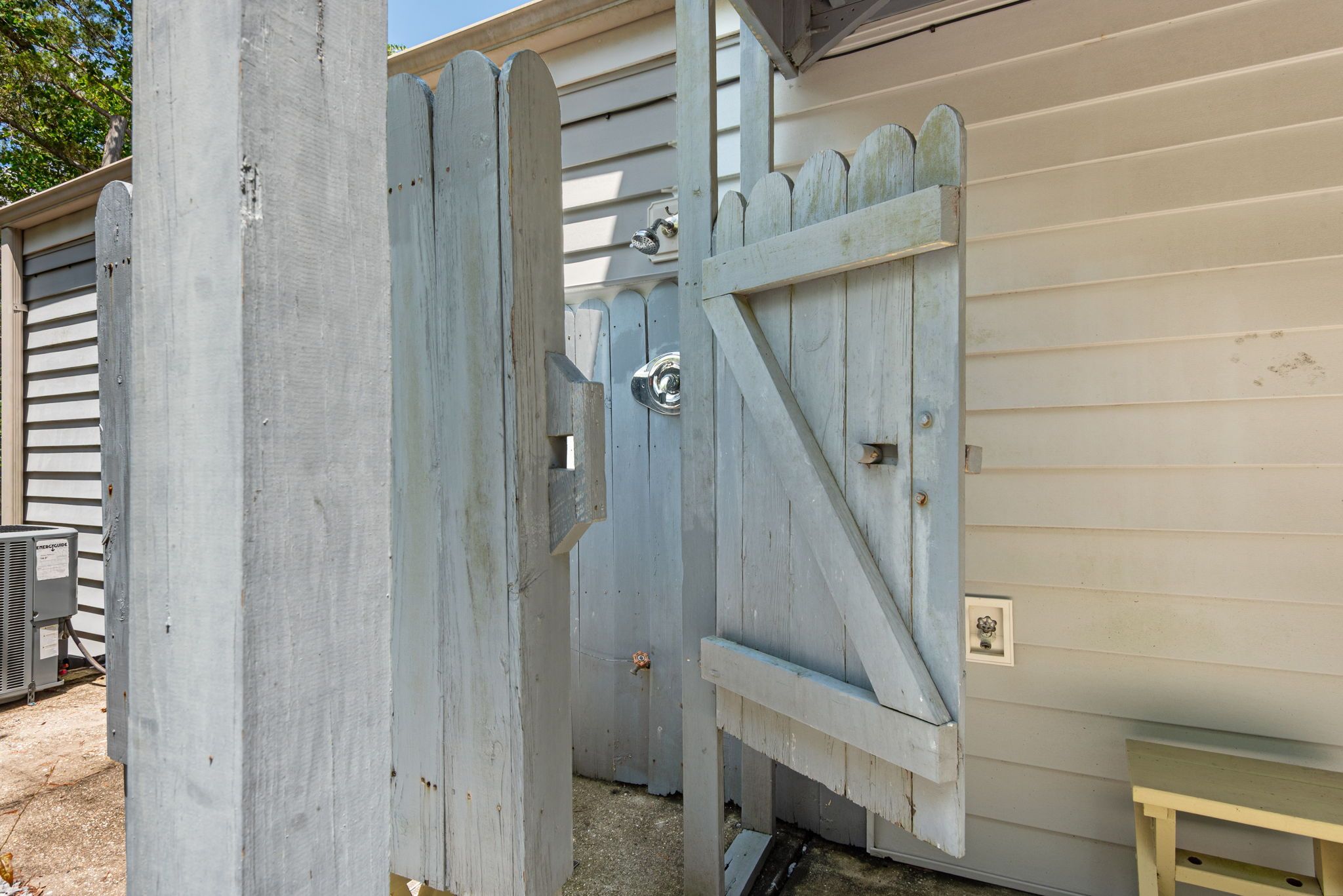 Treehouse By The Sea - Outdoor Shower