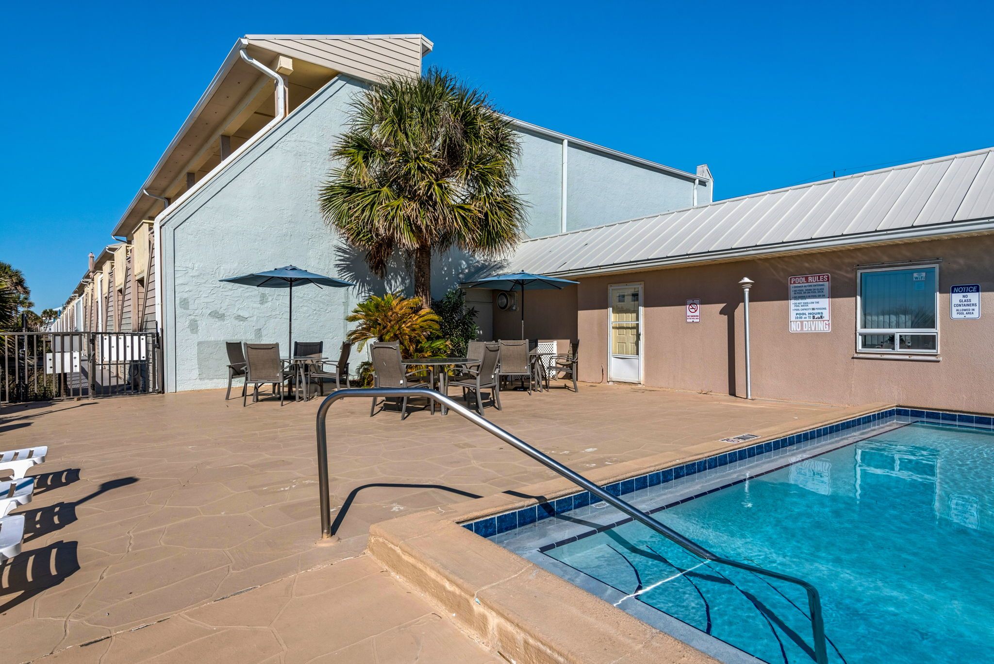 The Shores Grounds and Amenities