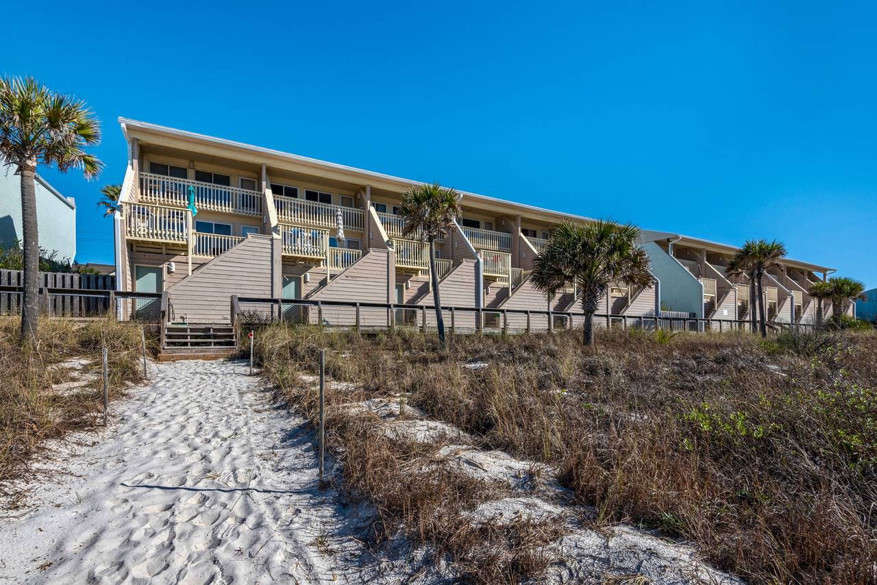 The Shores Grounds and Amenities The Shores Grounds and Amenities