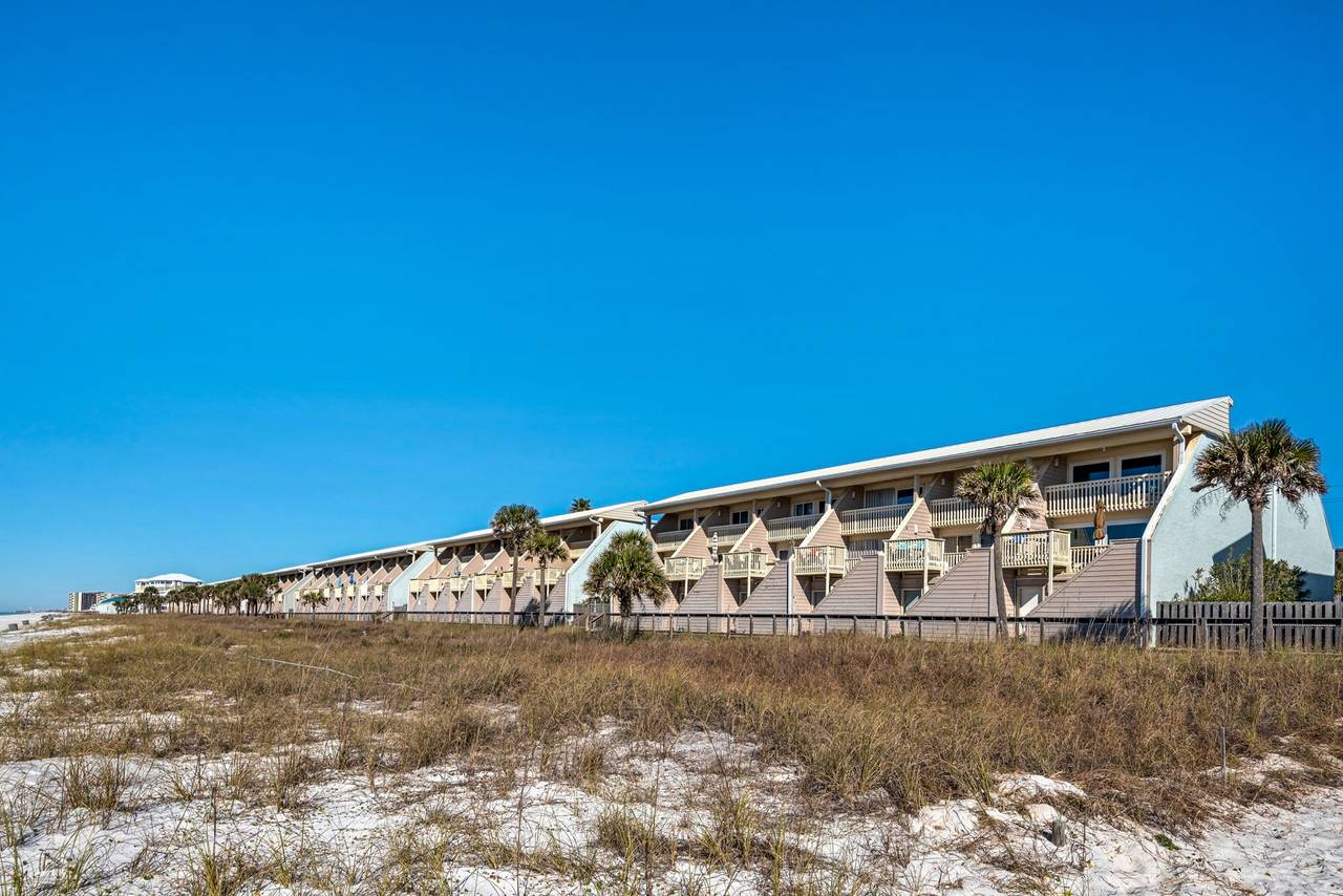 The Shores Grounds and Amenities The Shores Grounds and Amenities