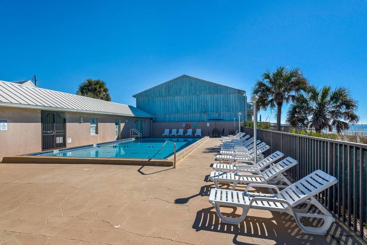 The Shores Grounds and Amenities The Shores Grounds and Amenities