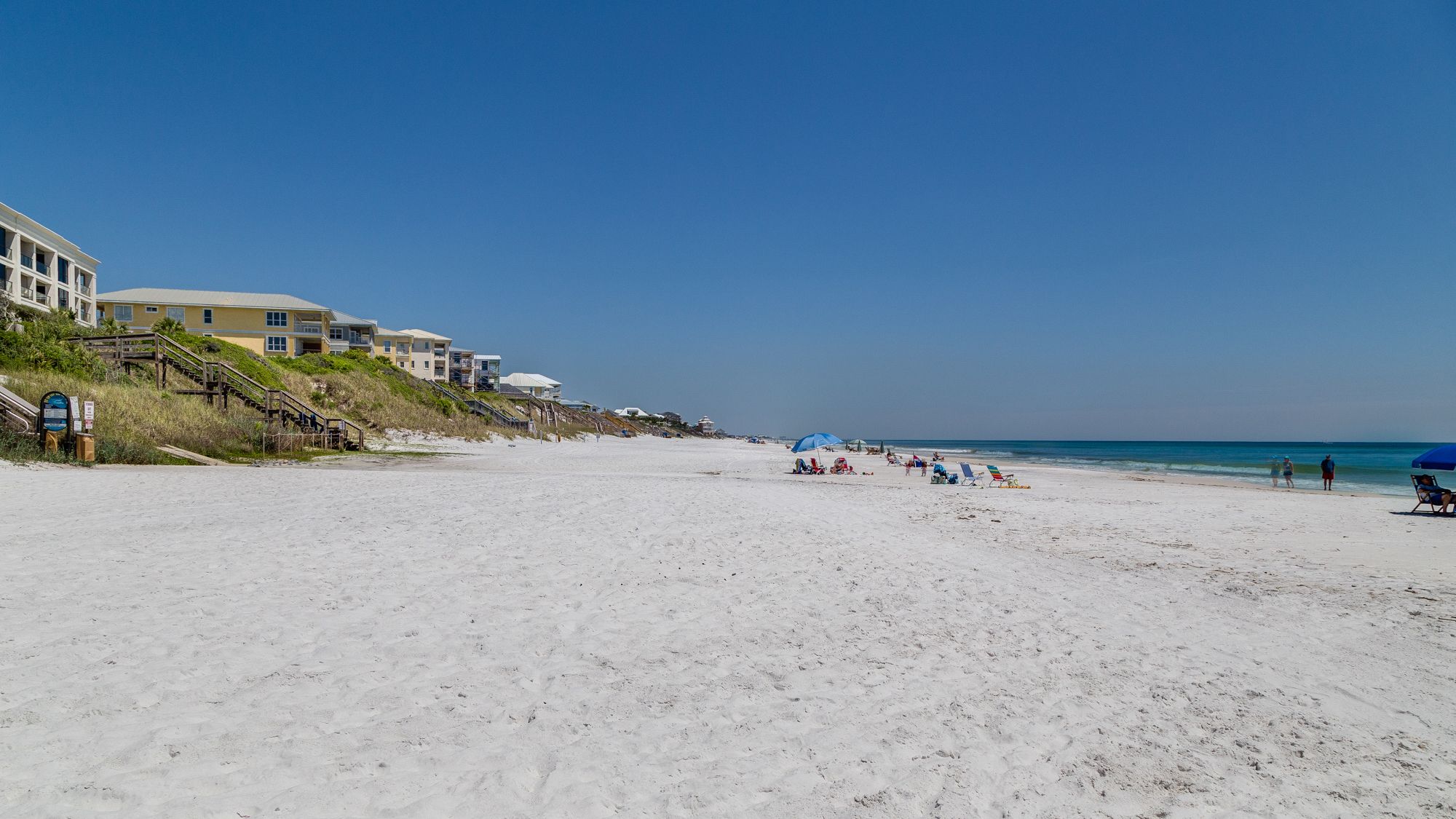 One Seagrove Place Grounds & Amenities
