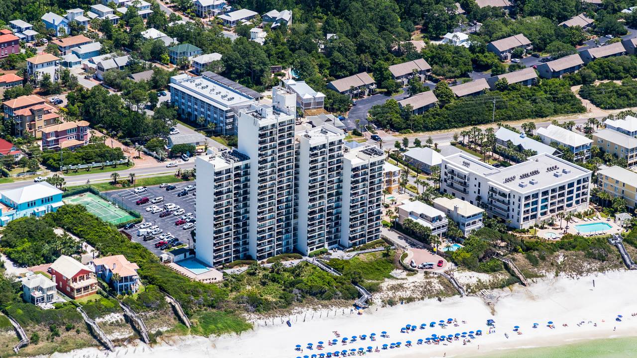 One Seagrove Place Grounds & Amenities One Seagrove Place Grounds & Amenities