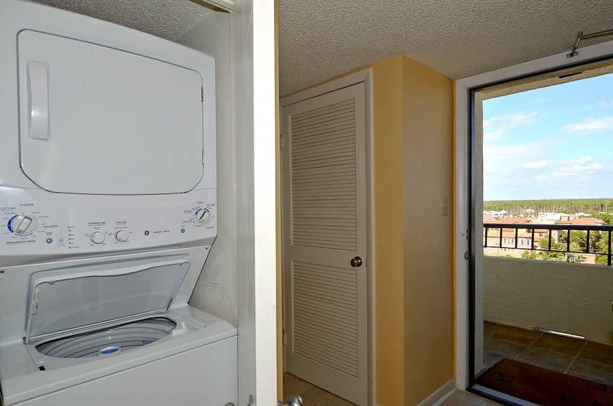 One Seagrove Place 1001