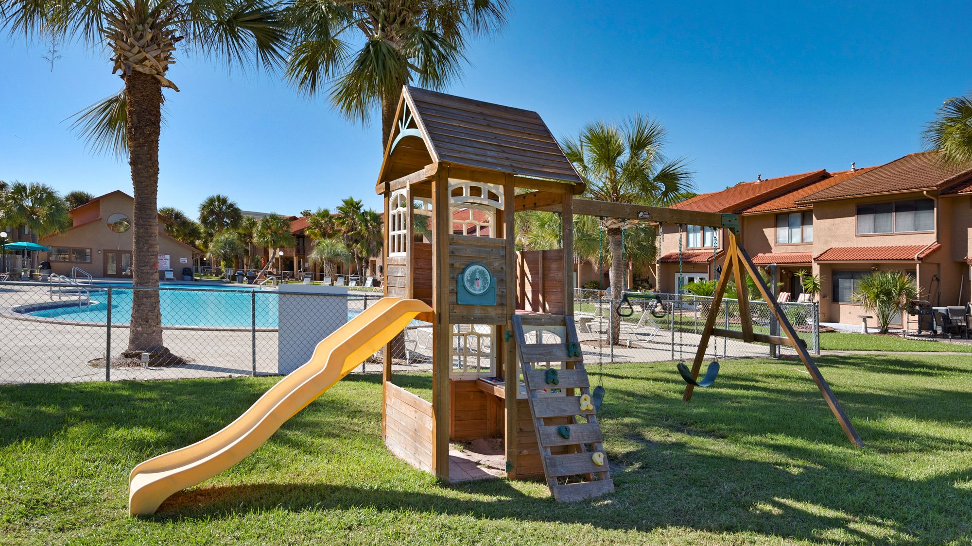 Gulf Highlands Grounds & Amenities